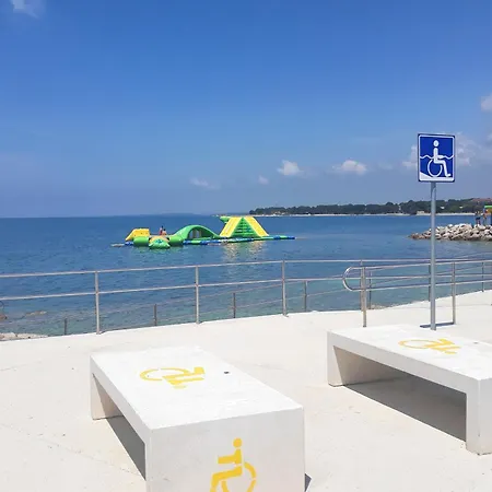 With Parking Space Loborika, Pula - 27691 Appartement *